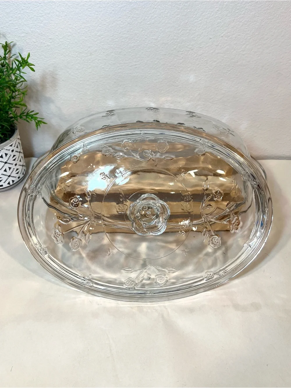 Anchor Hocking “Savannah” Clear Glass Lidded 2-Qt Casserole Dish | Embossed